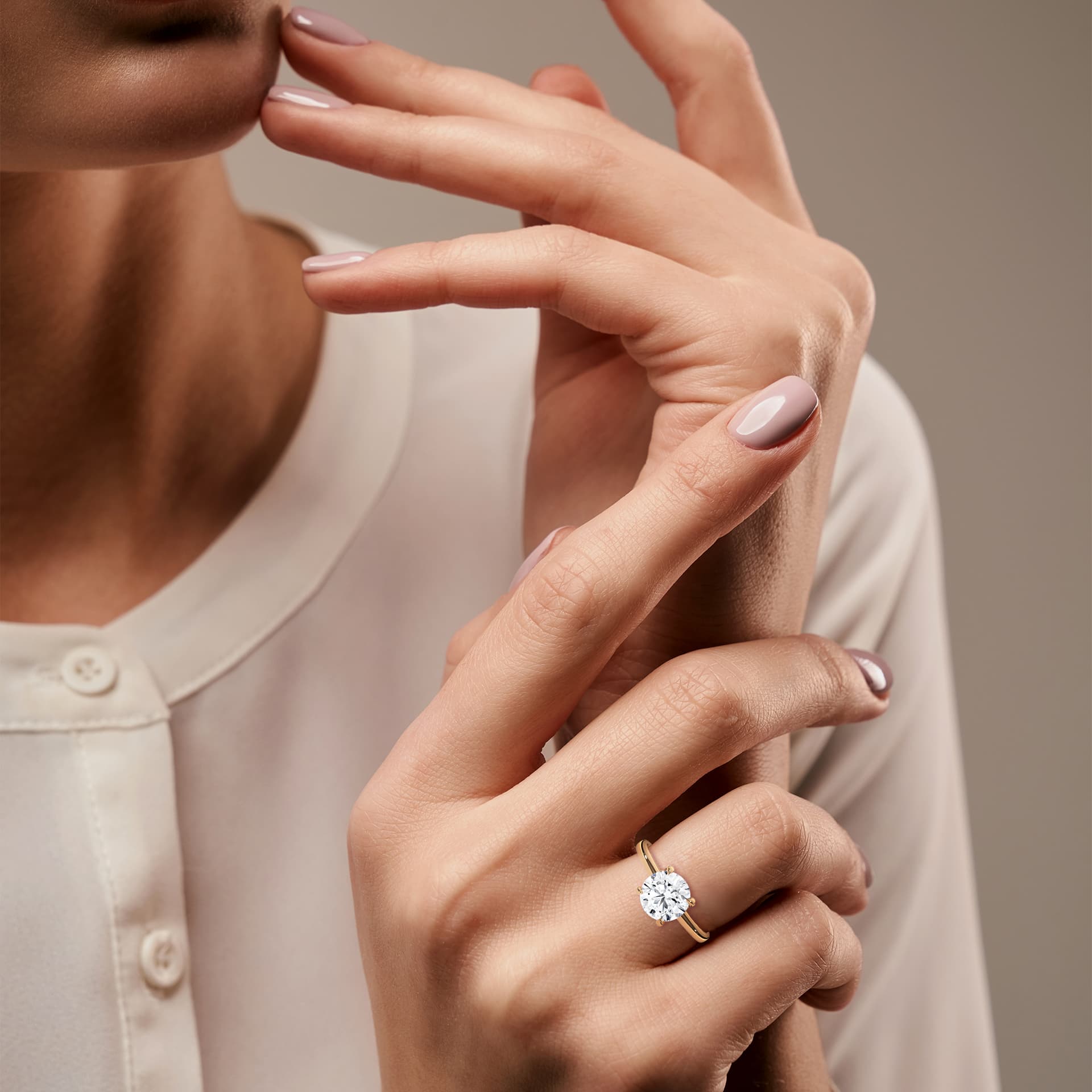 Solitaire Ring With Round Diamond In White Gold thumbnail 9
